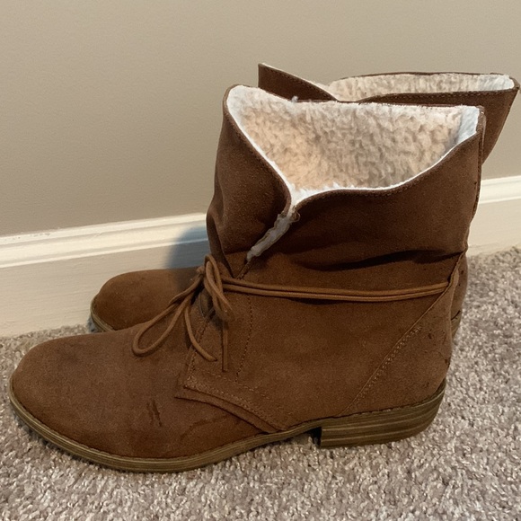 Chestnut brown boots with tie and furry inside, size 11 - Picture 2 of 5